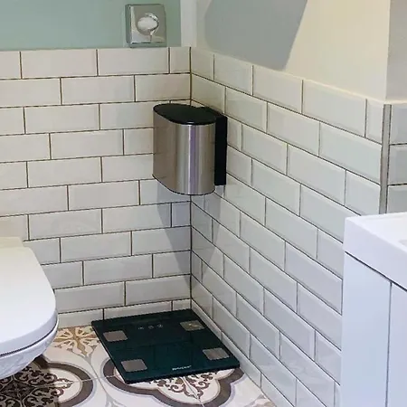 In With Wifi Lägenhet *